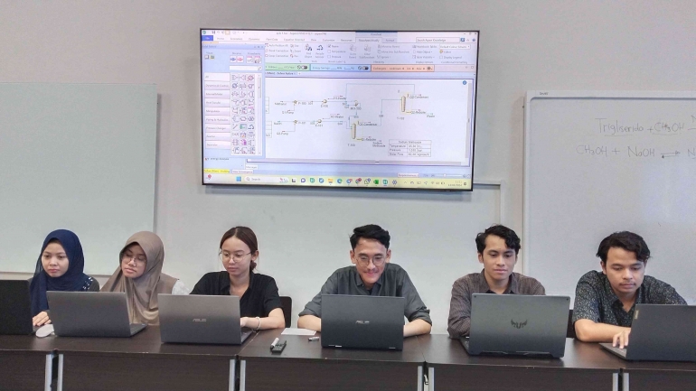 Pembelajaran Mahasiswa Undip, Desain Pabrik Katalis Menggunakan HYSYS