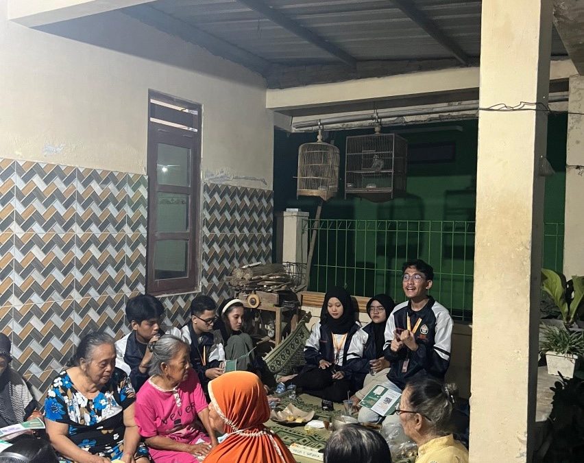 Inovatif! Mahasiswa KKN TIM II UNDIP Berika Upaya Penanganan Limbah Dengan Cara Mengubah Limbah Minyak Jelantah UMKM Kerupuk Karak Menjadi Lilin Aromaterapi Pengusir Nyamuk