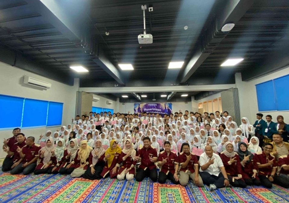 Mahasiswa Baru TRKI Vokasi Undip Menatap Masa Depan dengan Penuh Ceria dan Gembira