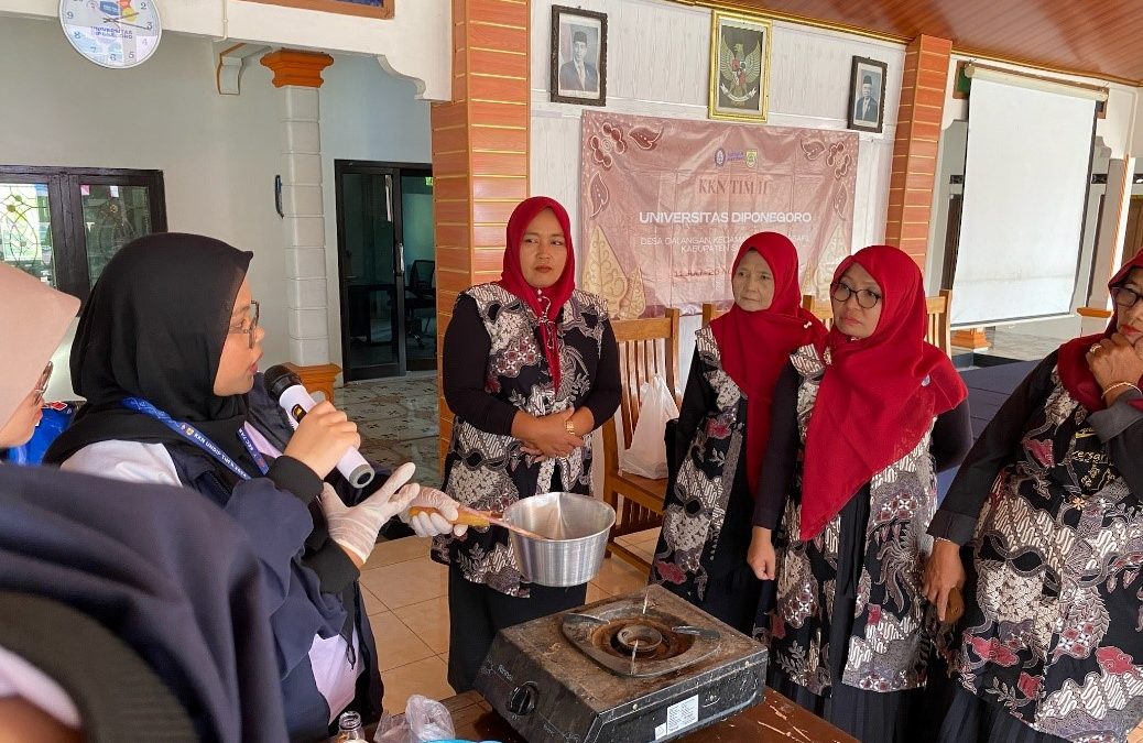 KKN Kreatif: Lilin Aromaterapi dari Minyak Jelantah, Harumkan Rumah dan Selamatkan Lingkungan