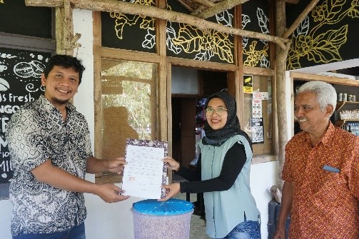 Dosen Vokasi Dorong Produktivitas UMKM Kopi Muria Melalui Mekanisasi Huller Mobile
