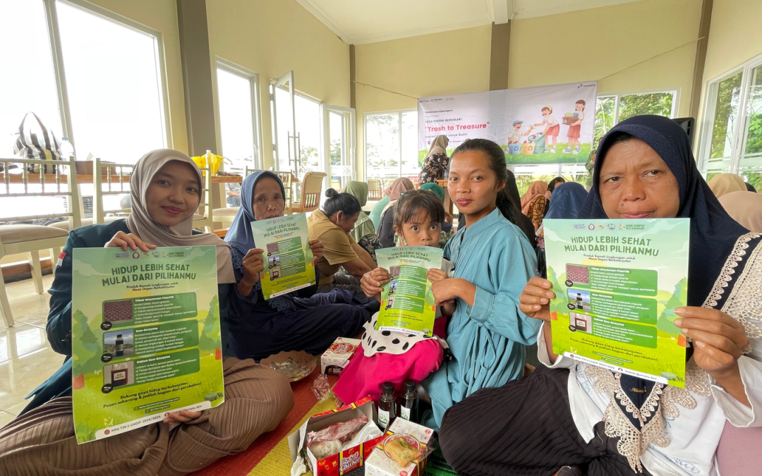 Mahasiswa KKN UNDIP Wujudkan Desa Kemambang Bebas Sampah melalui Program Zero Waste